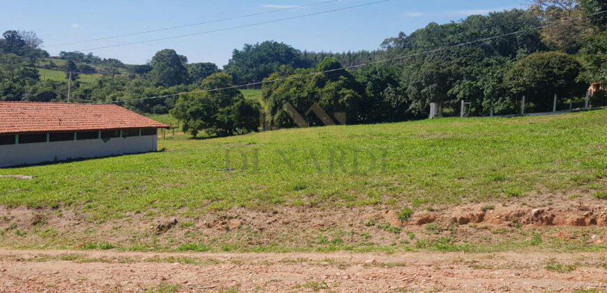Sítio Espetacular à Venda com Múltiplas Construções em Itu