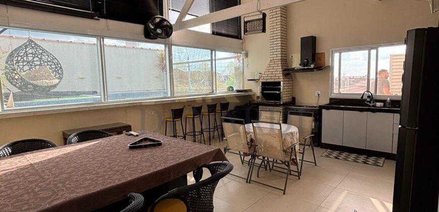 Casa Térrea com 2 Suítes e Área Gourmet no Condomínio Acqua Show com 180 m²