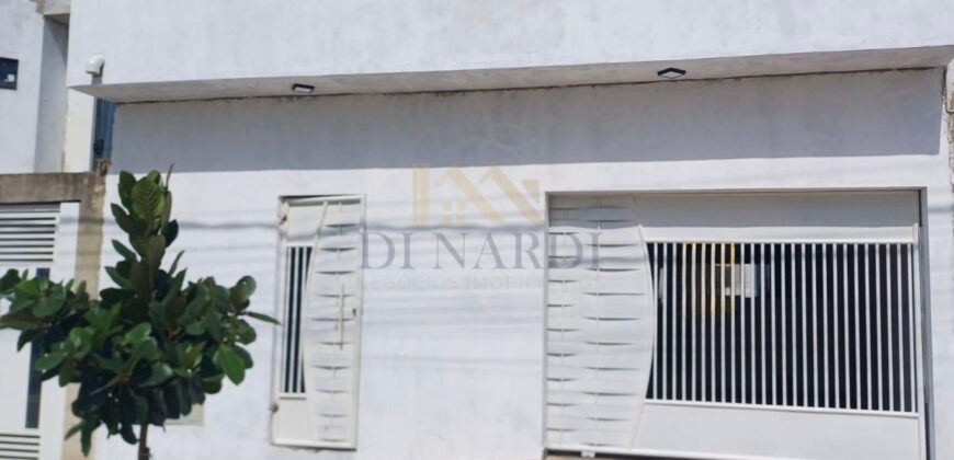 Casa Ampla com 3 Dormitórios, Suíte e Quintal no Parque Vista Bárbara em Sorocaba