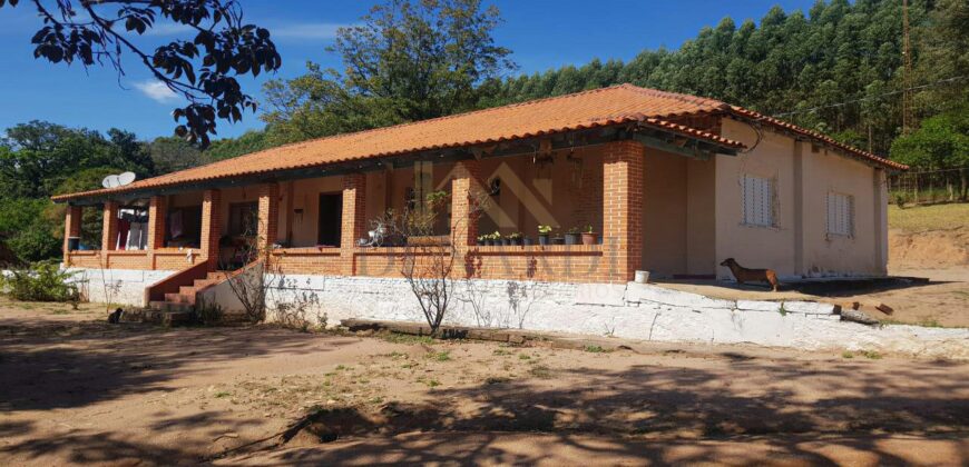 Sítio Espetacular à Venda com Múltiplas Construções em Itu