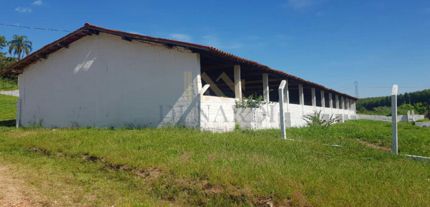 Sítio Espetacular à Venda com Múltiplas Construções em Itu