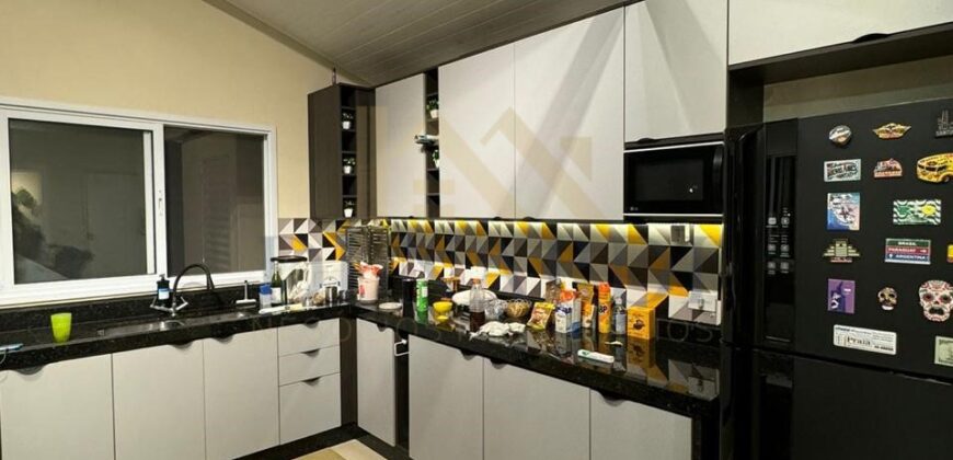 Casa Térrea com 2 Suítes e Área Gourmet no Condomínio Acqua Show com 180 m²