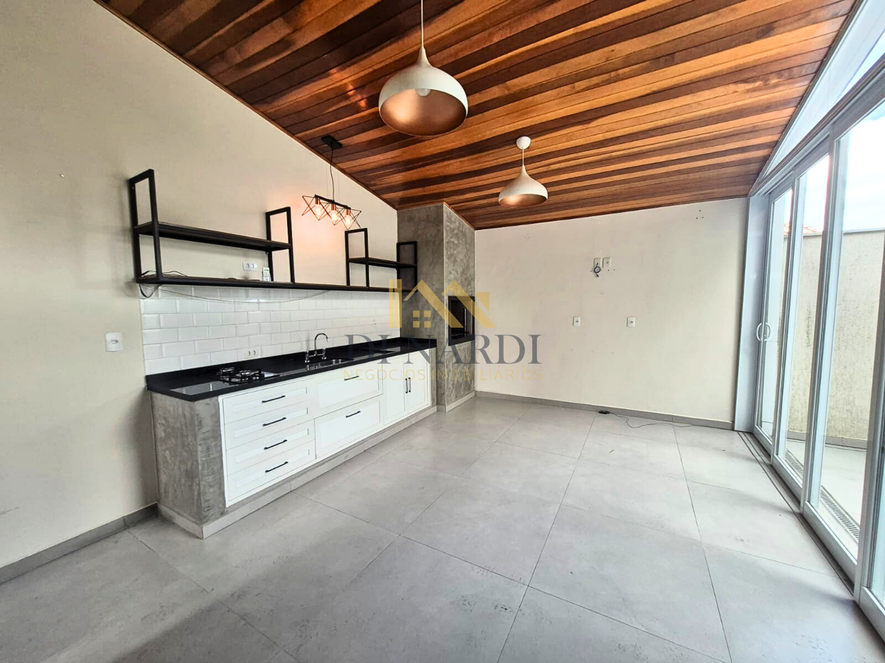 Casa com 3 Dormitórios, Móveis Modulados e Infraestrutura de Clube na Zona Leste de Sorocaba