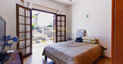 Sobrado à Venda na Vila Ipojuca: 163m² com 4 Dormitórios e Localização Premium