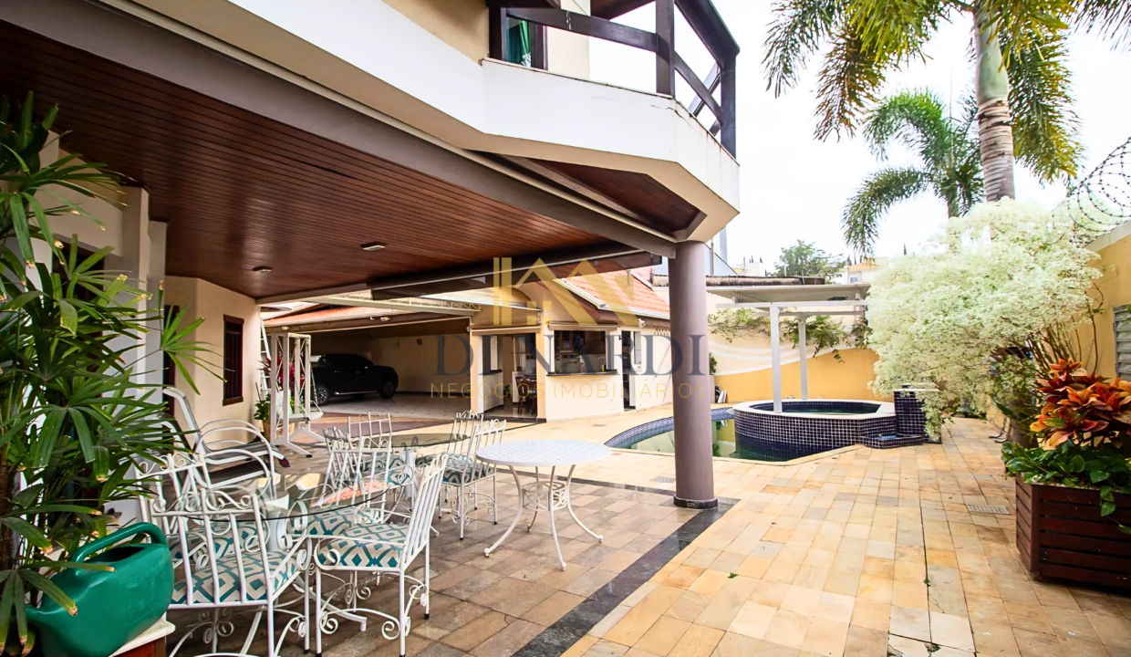 area-externa-piscina-casa-a-venda