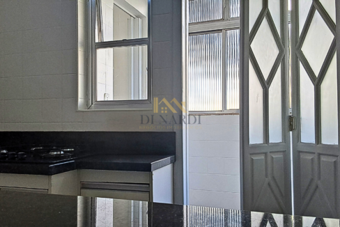 cozinha-armarios-embutidos-mesa-e-bancada-apartamento-santana