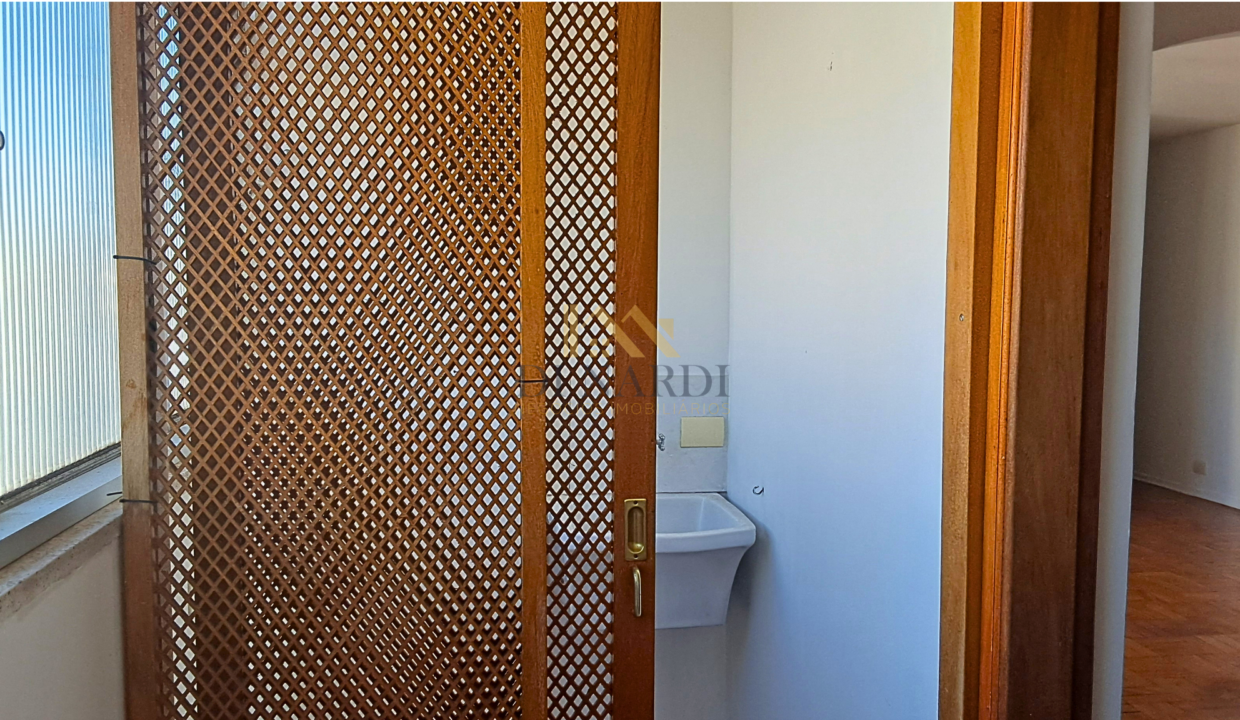 lavanderia-com-porta-de-correr-apto-para-locacao-em-sp