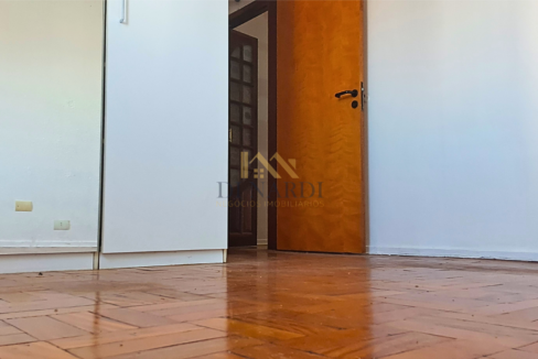 quarto-com-armario-embutido-apartamento-santana