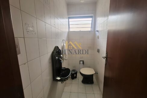 Casa-com-edícula-lavabo-com-mictório