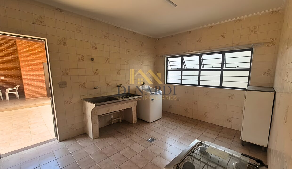 Casa-com-edícula-quintal-espaçoso-churrasqueira-gourmet