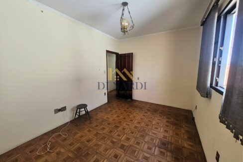 Casa-com-sobrado-quarto-ou-espaço-extra