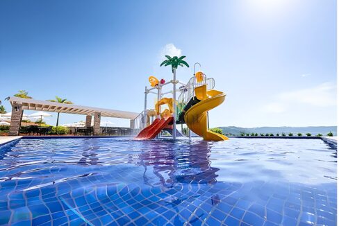 area-piscina-clube-ninho-verde-ii-lazer-completo