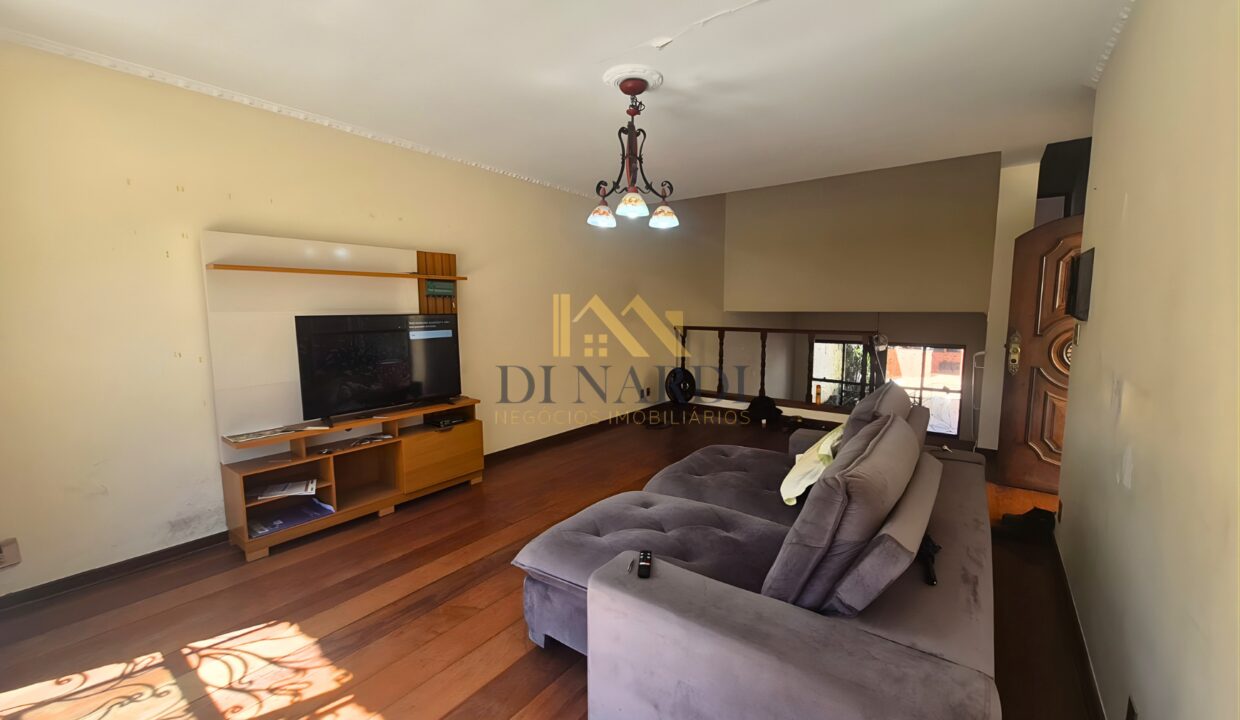 sala-estar-piso-madeira-ampla-sorocaba