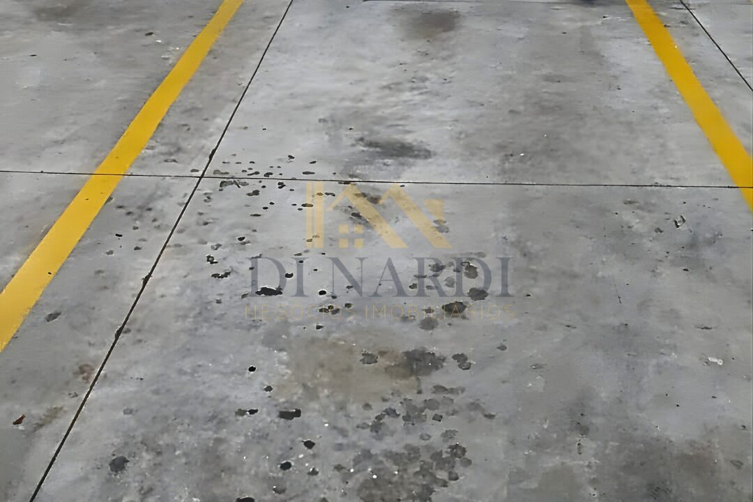vaga-garagem-coberta-demarcada-dupla