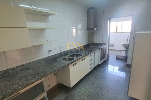 cozinha-ampla-e-despensa-edificio-estoril