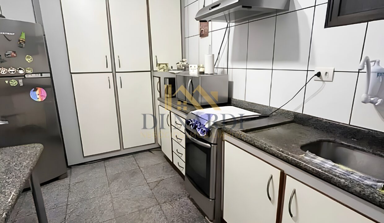 cozinha-espacosa-com-gabinete-instalado-sobrado-a-venda-no-imirim