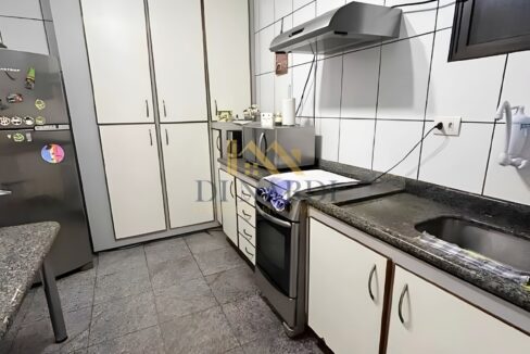 cozinha-espacosa-com-gabinete-instalado-sobrado-a-venda-no-imirim
